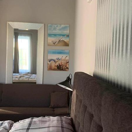 Mediterran Apartman With Pool Siófok Eksteriør billede