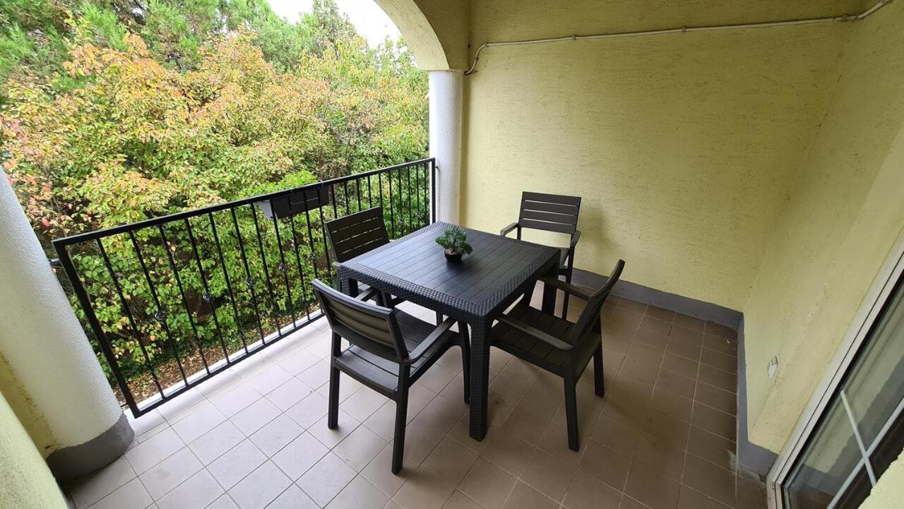 Mediterran Apartman With Pool Siófok Eksteriør billede